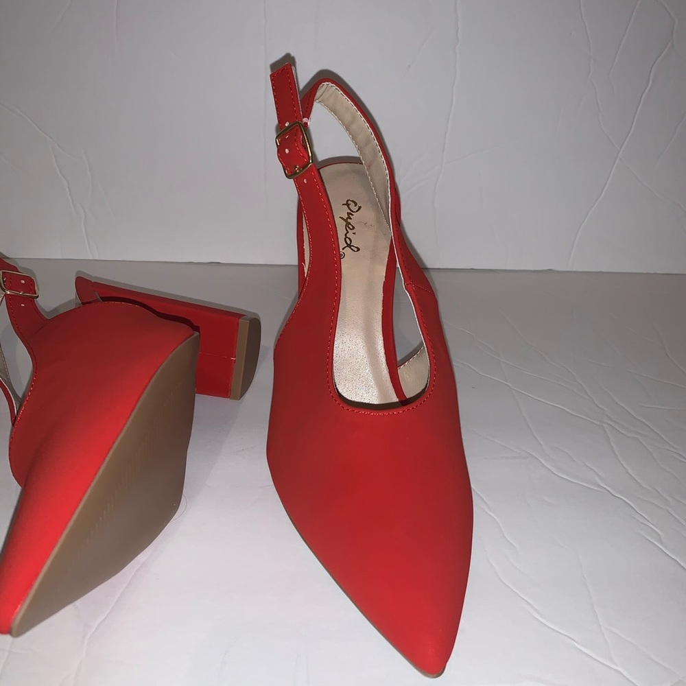 New 💖Coral pumps
